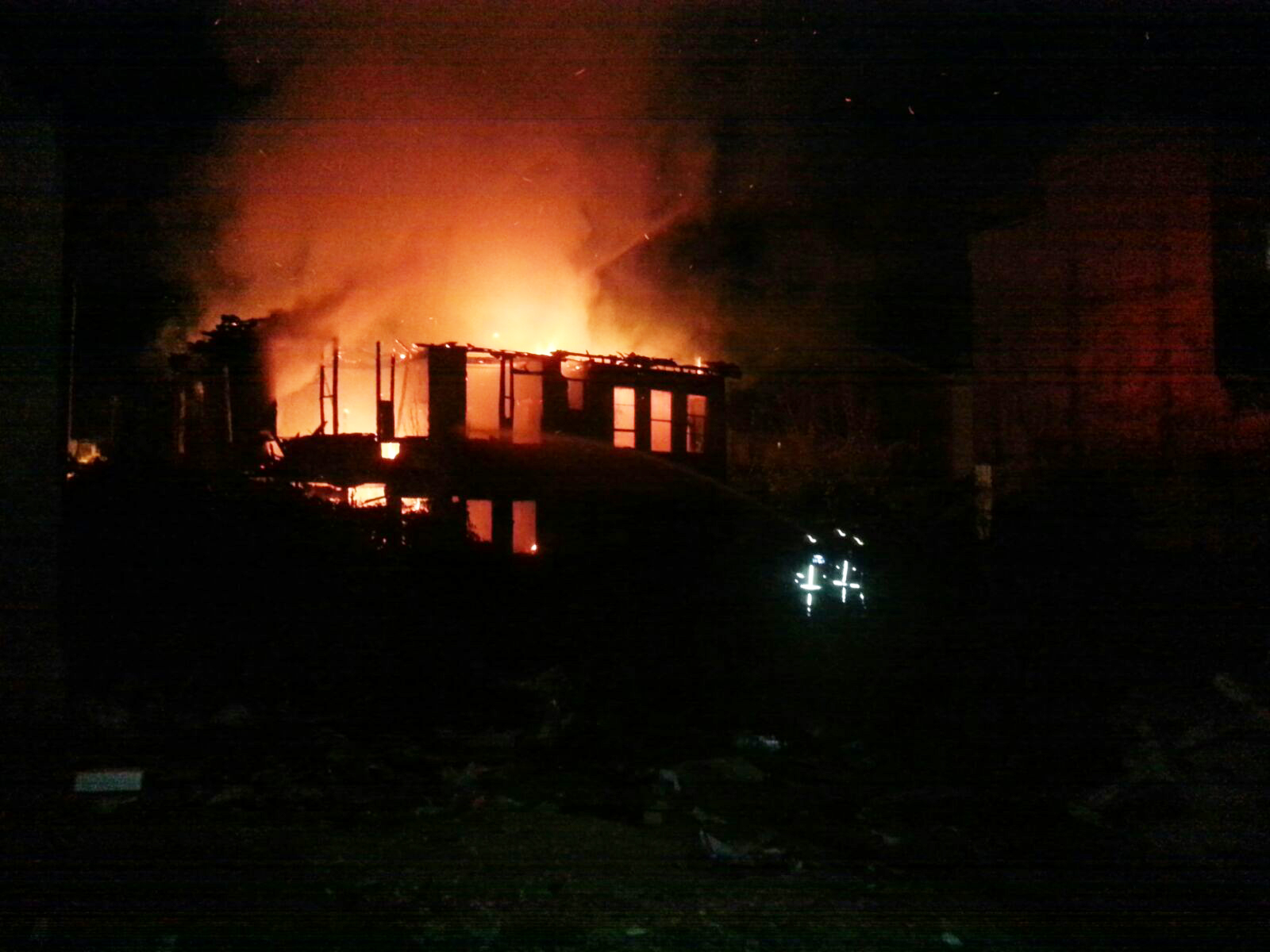 Metruk binalar küle döndü