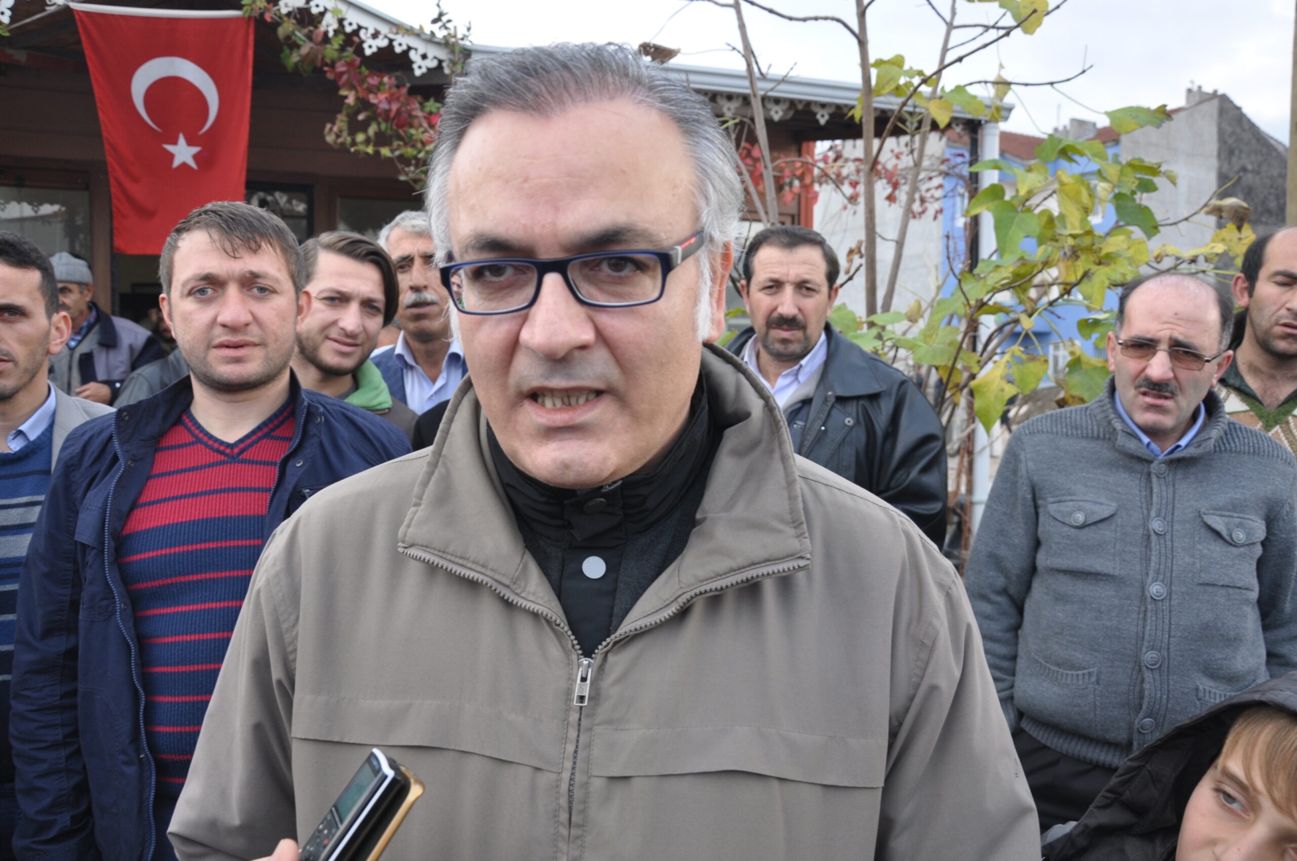 KAYMAKAM MÜJDEYİ VERDİ CERRAH KAVŞAĞI’NA ÜST GEÇİT YAPILACAK