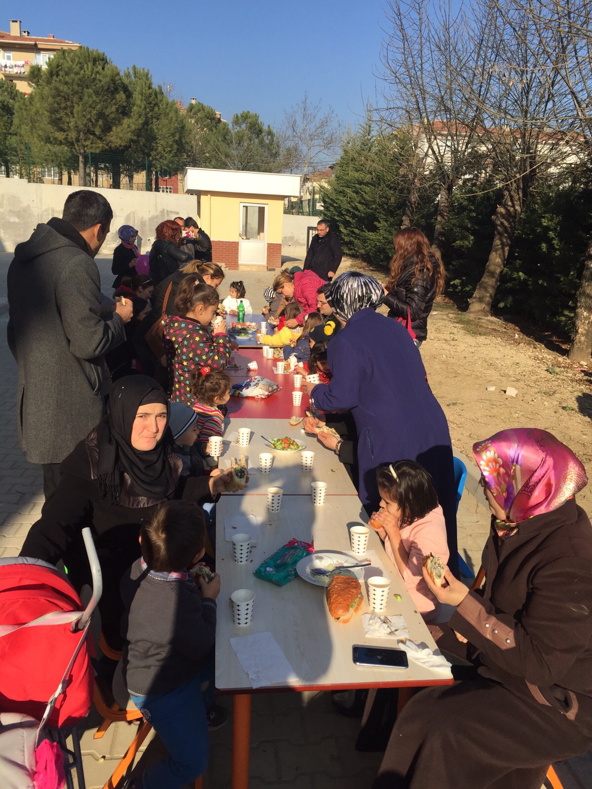 Velilerle birlikte mangal partisi