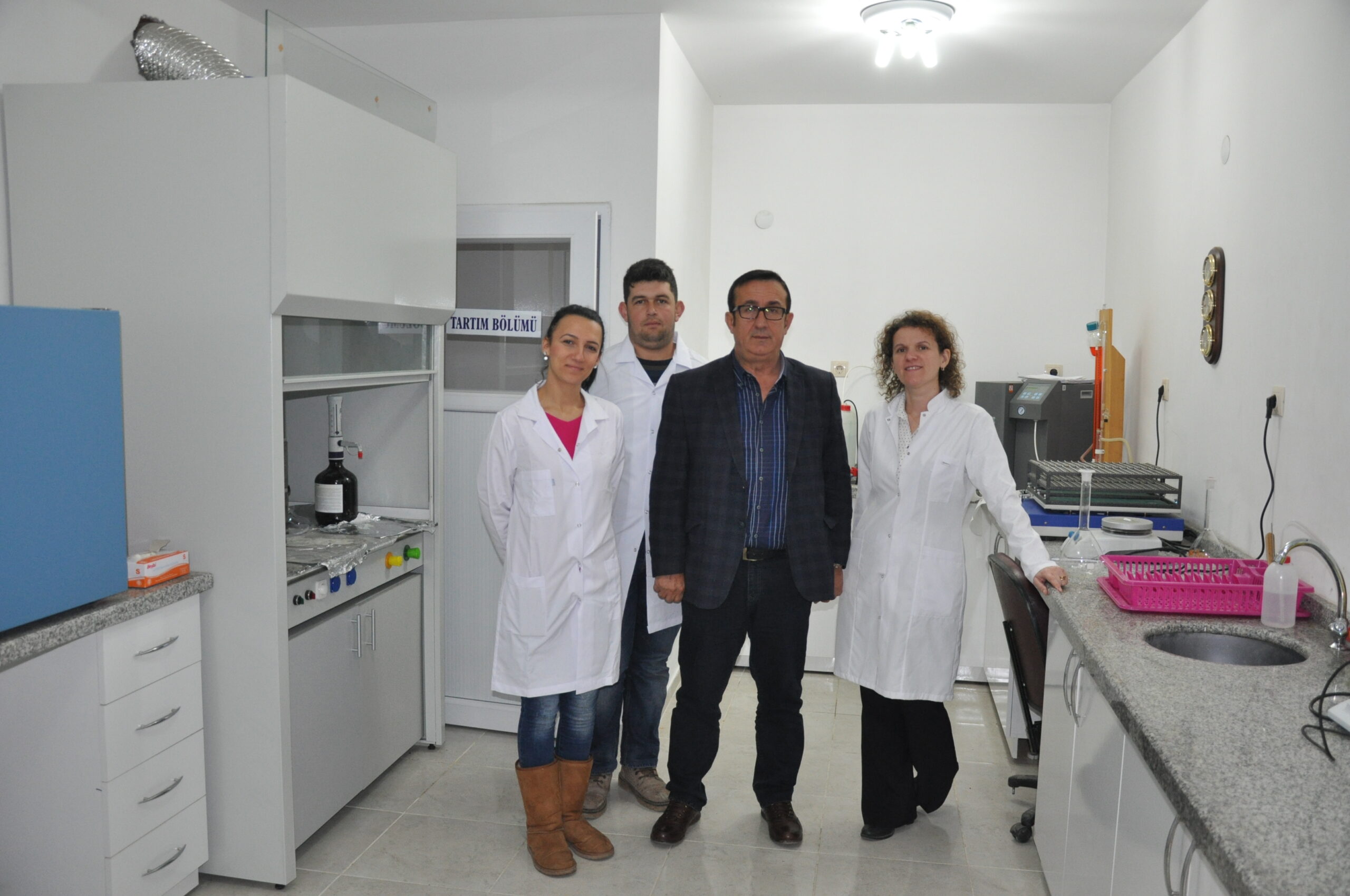 Laboratuar çiftçilerini bekliyor