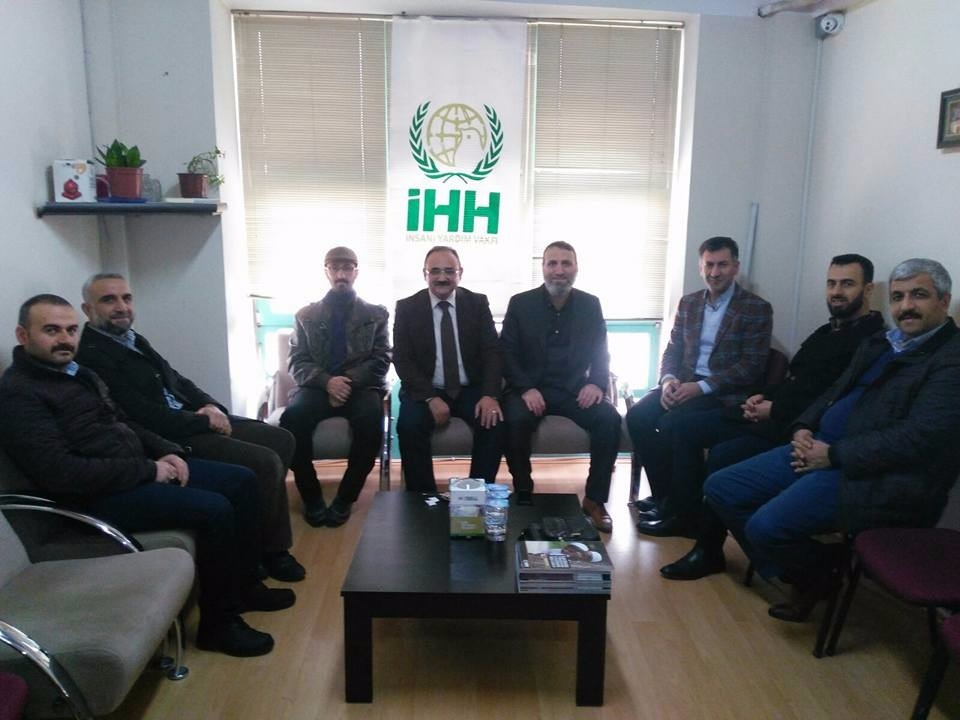 Yedi Hilal’den İHH’ya ziyaret
