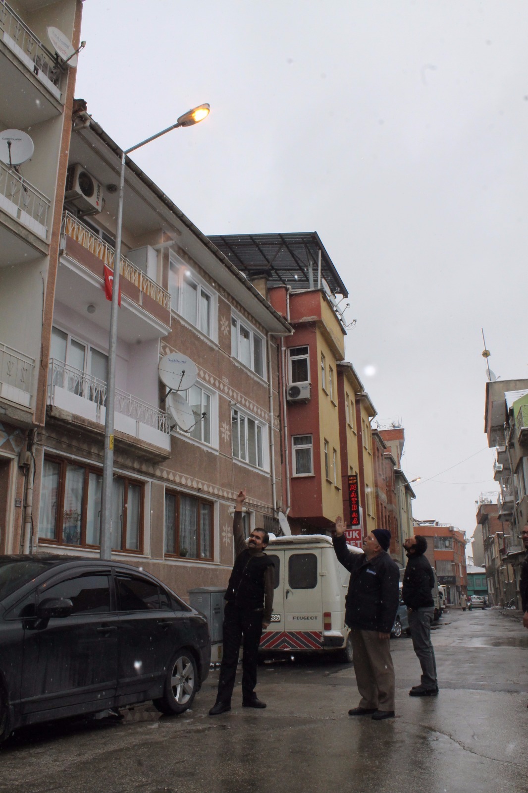 Vatandaştan sokak lambası tepkisi