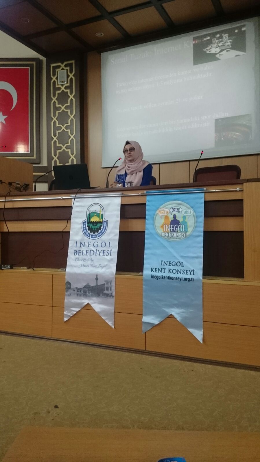 Eğer kötülük mutlu ederse, insan onu sever