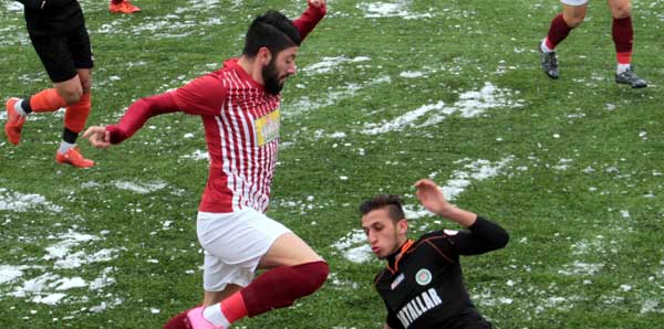 Buzlu zeminden 3 puan çıktı