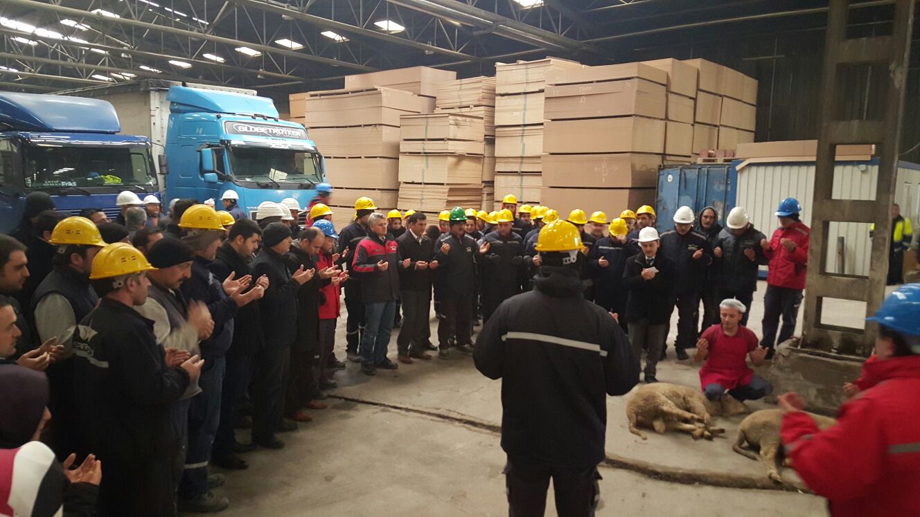 İŞ KAZALARININ OLMAMASI İÇİN KURBAN KESİLDİ