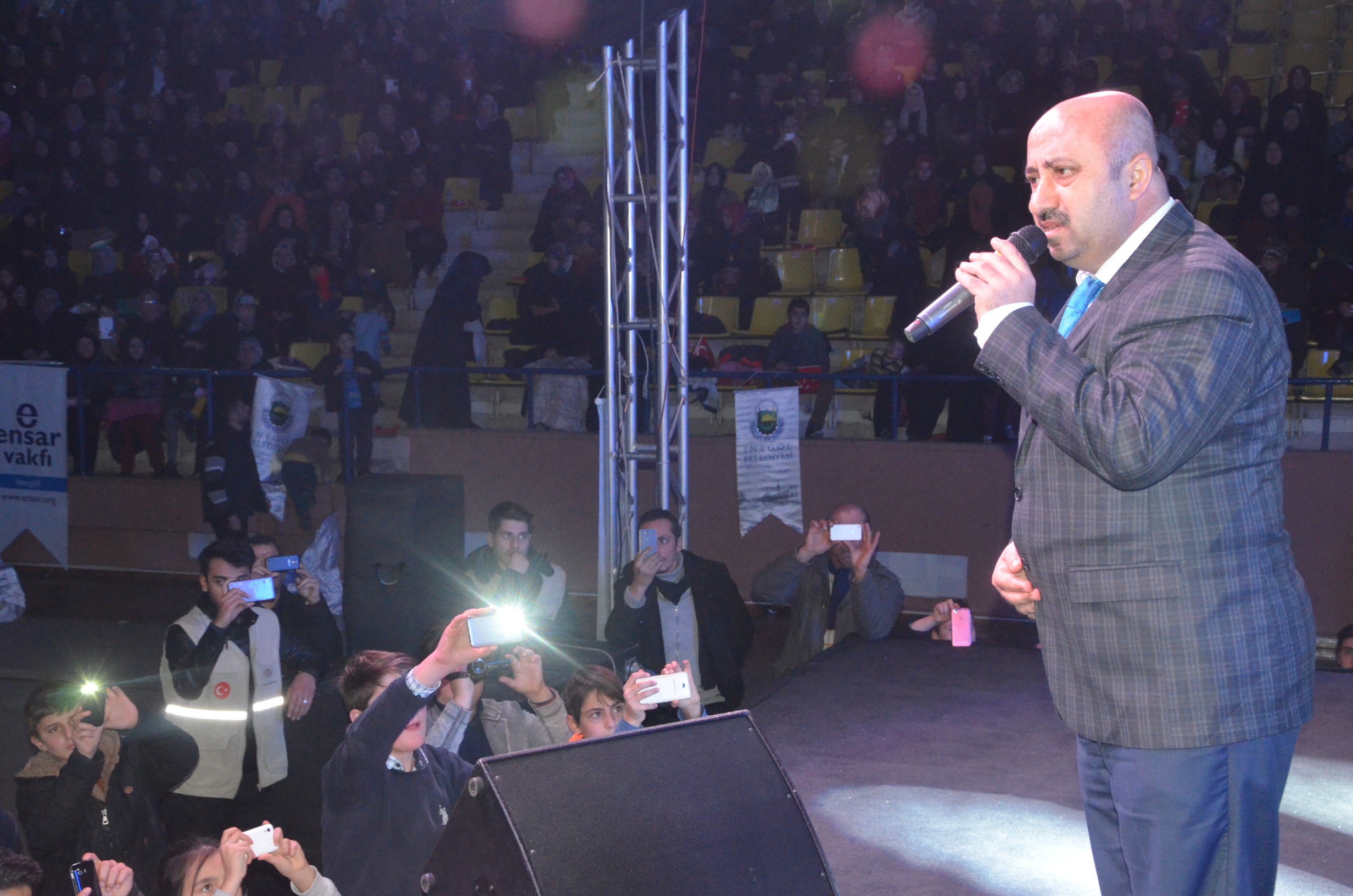 İlahiyatçı Yazar Ömer Döngeloğlu ateş püskürdü: “ZAVALLILAR”