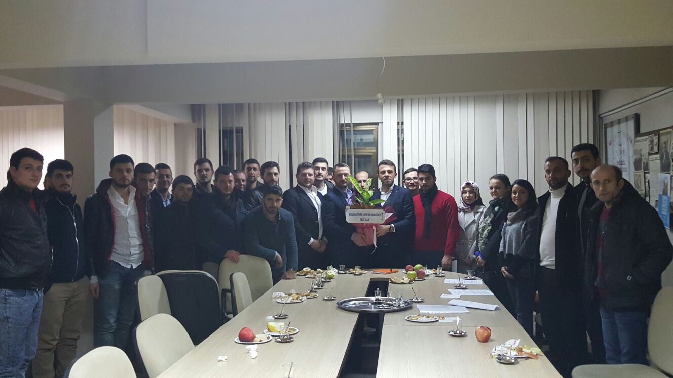 Manav Gençler’den Ak Gençlere ziyaret