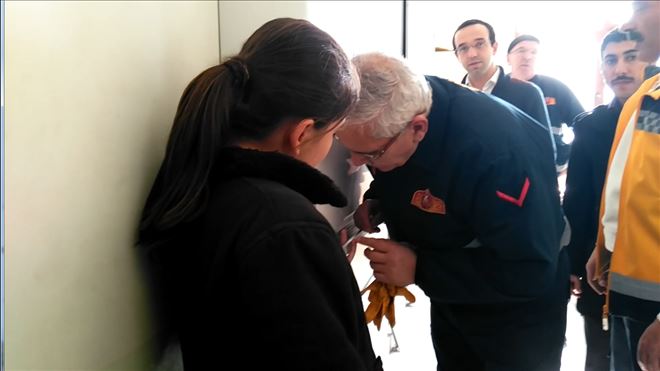 Parmağını İtfaiye kurtardı
