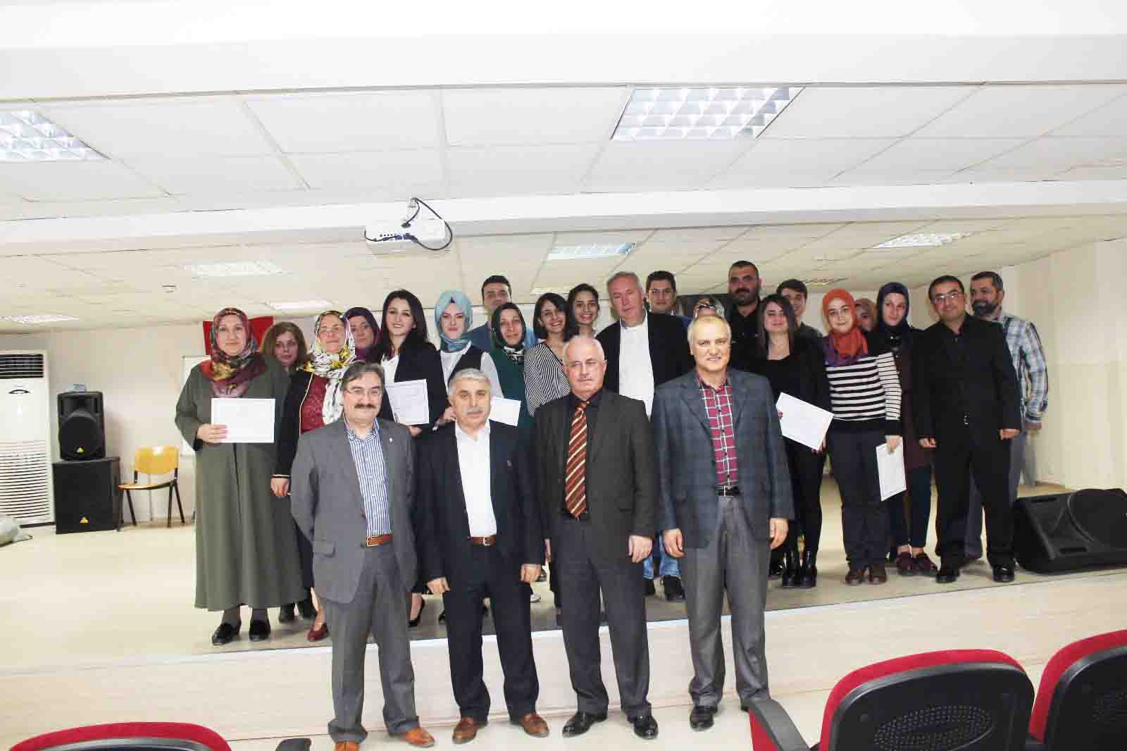 Diksiyon kursiyerleri belgelerini aldı