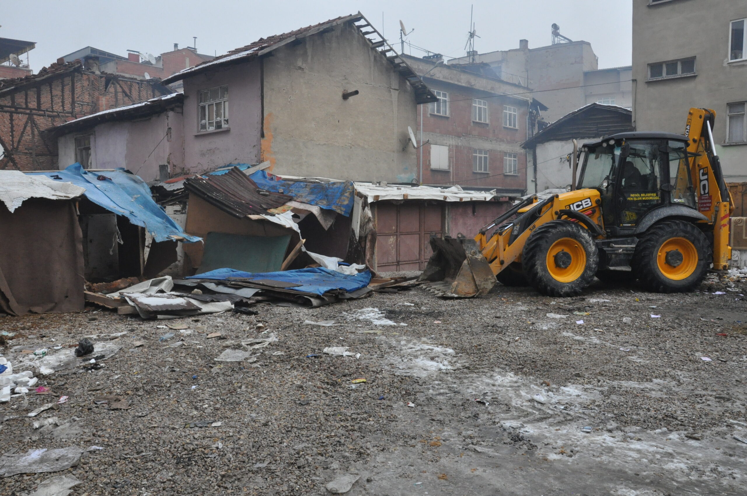 Merkezdeki ahırlar kaldırıldı