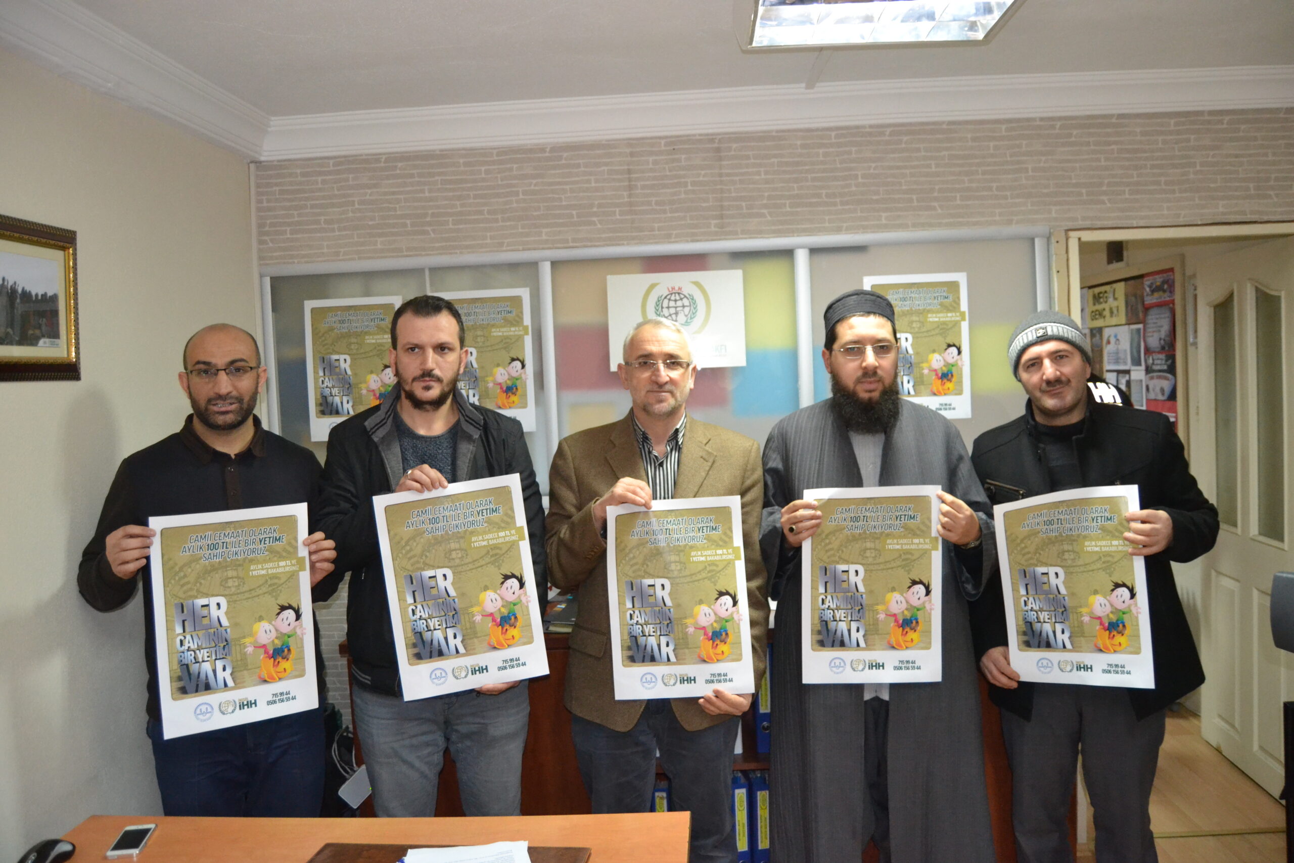 İBADET MABETLERİ YETİMLERE SAHİP ÇIKIYOR