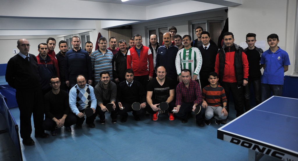 Masa tenisi turnuvasına start verildi