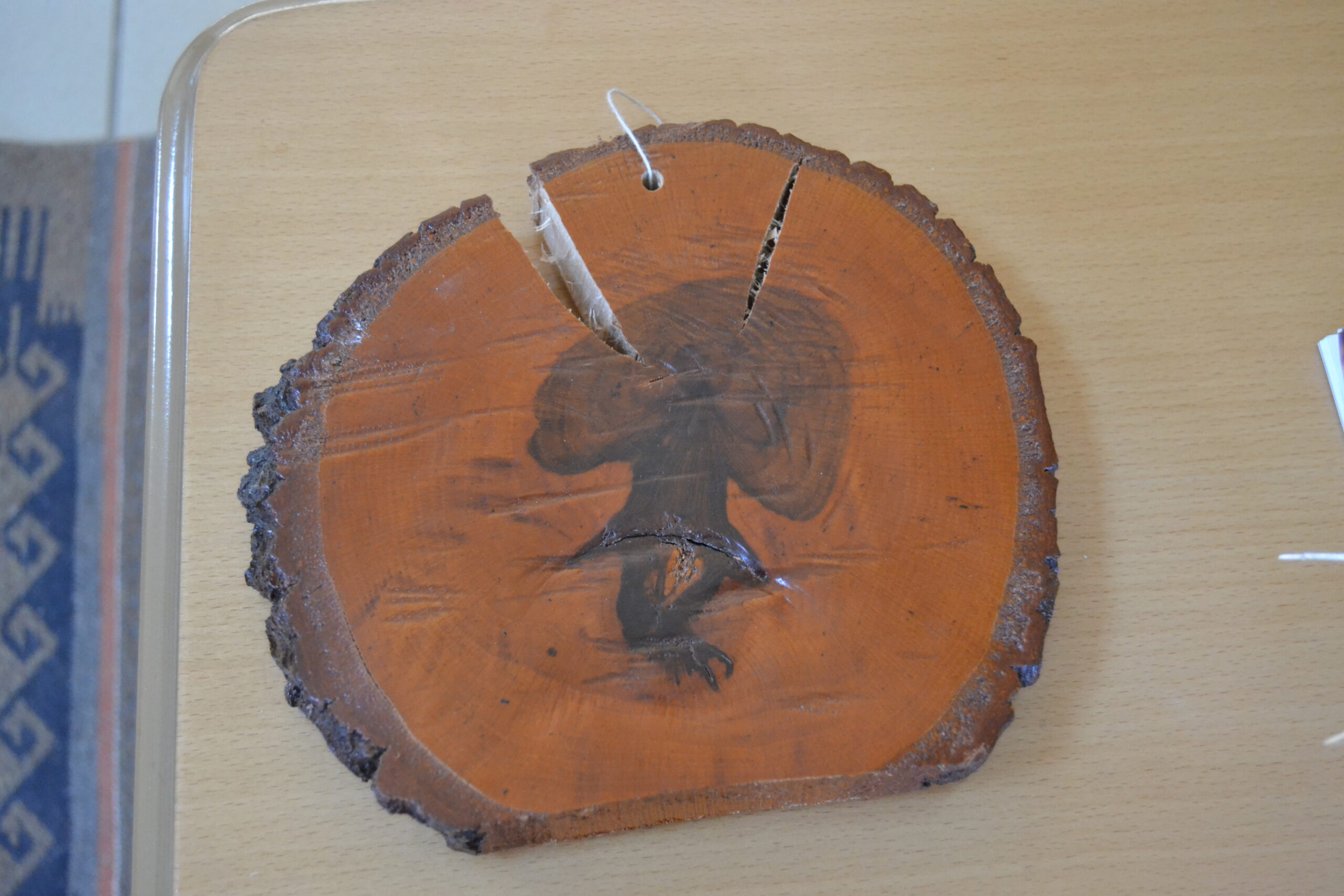 Ağacın içinde sanat eseri