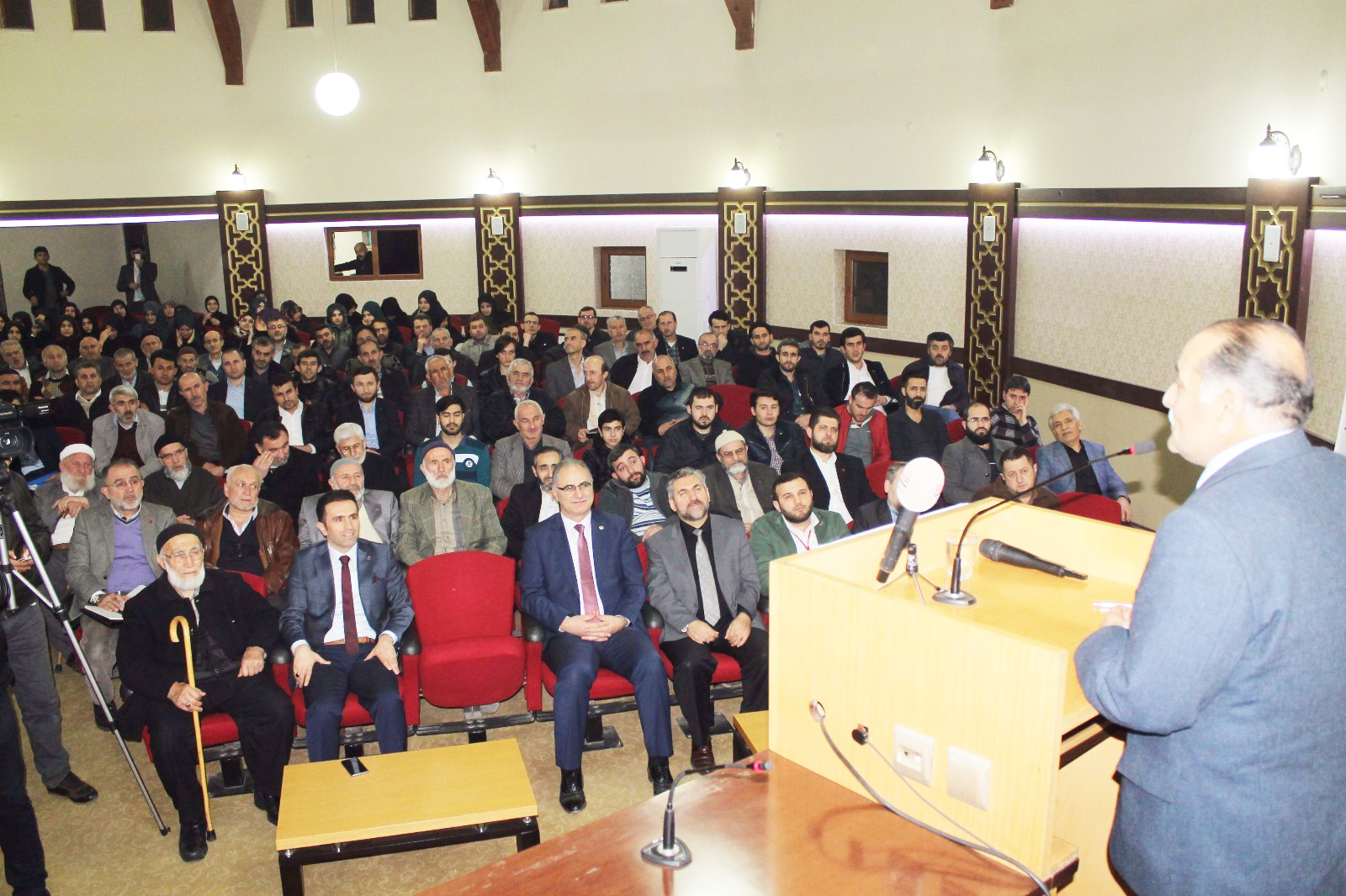 Kibiroğlu, İnegöl’den hükümete yüklendi