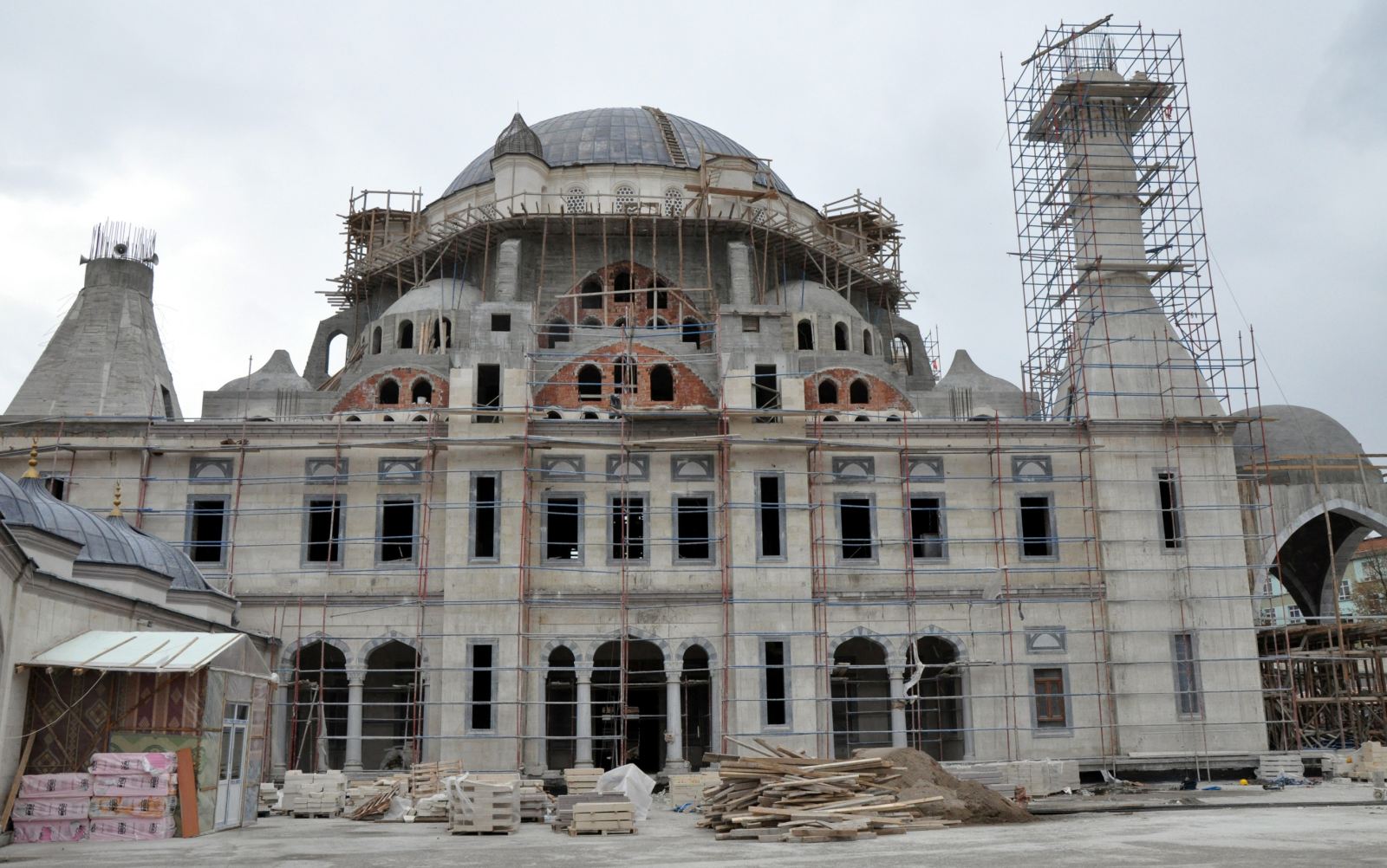 İnegöl Belediyesi’nden Kırgızistan’a destek
