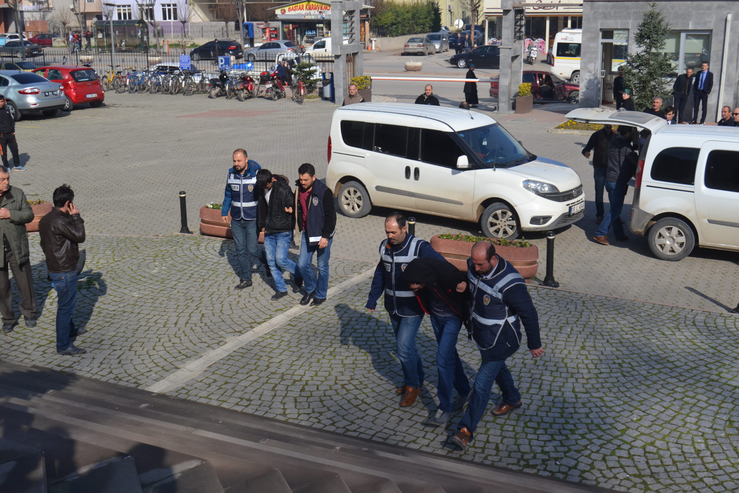 O HIRSIZLAR YAKALANDI