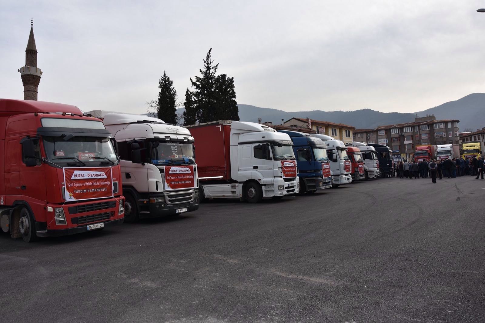 MHP’den yardım tırları iddiası