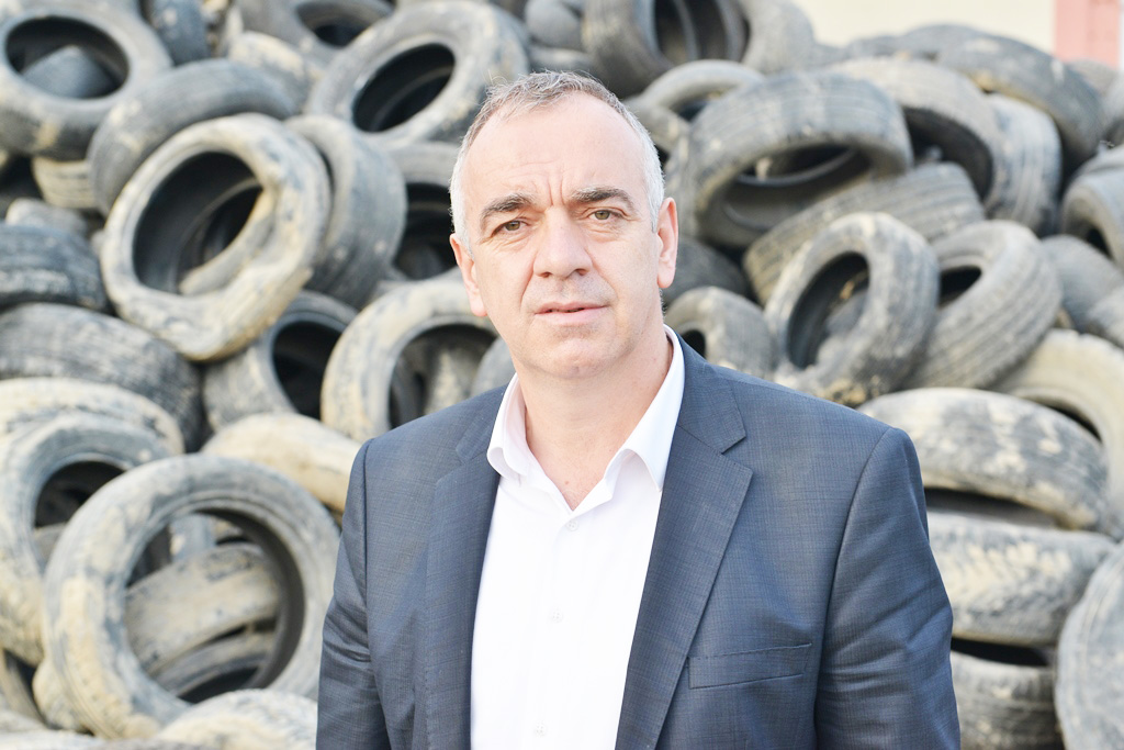 Atık lastikler toplandı