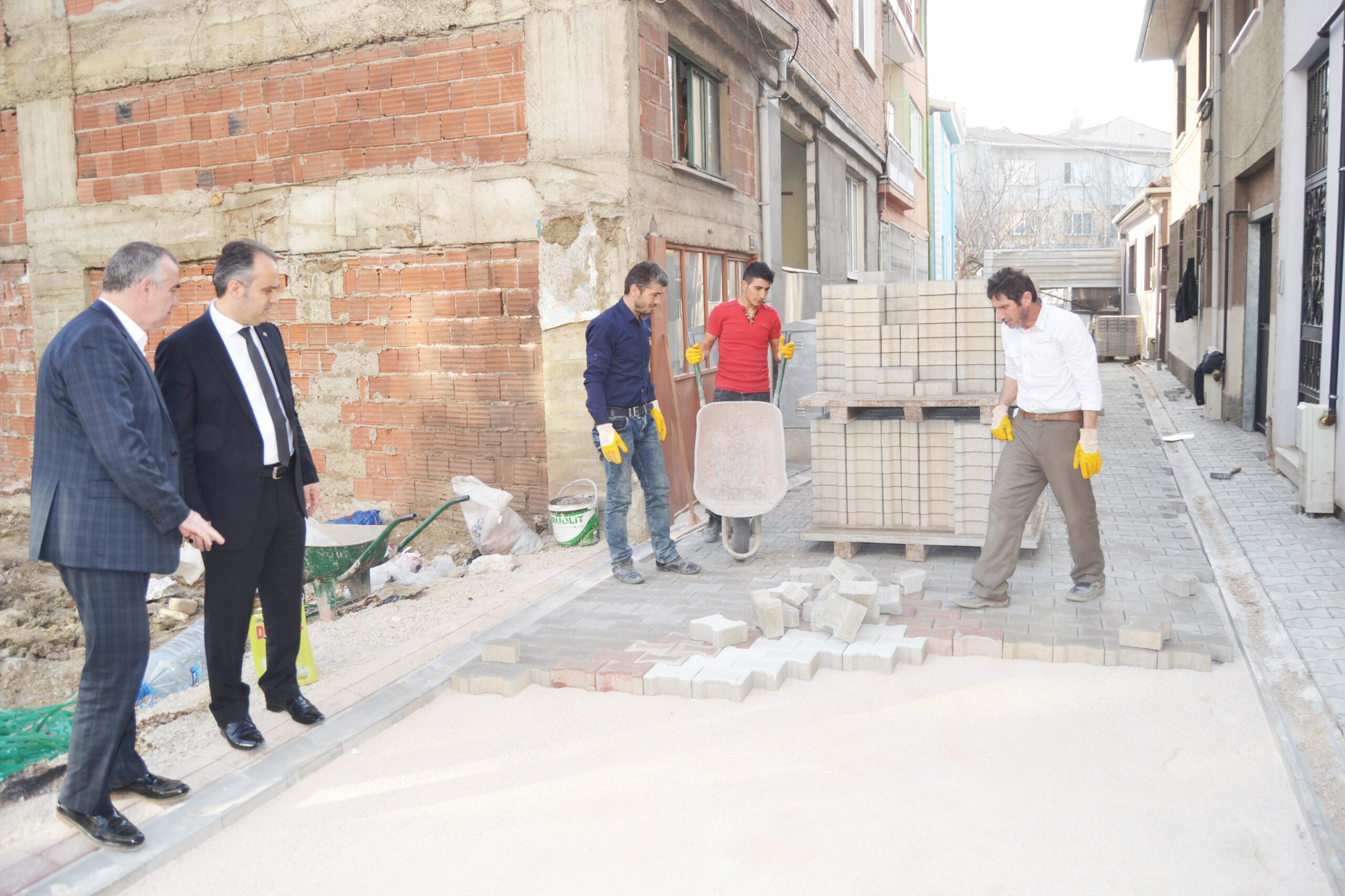 Belediye çalışmaya devam ediyor