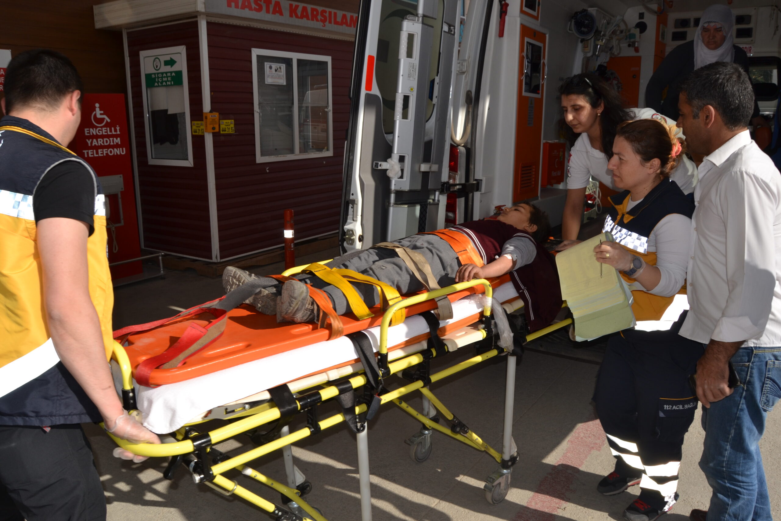 Okul çıkışı tır çarptı