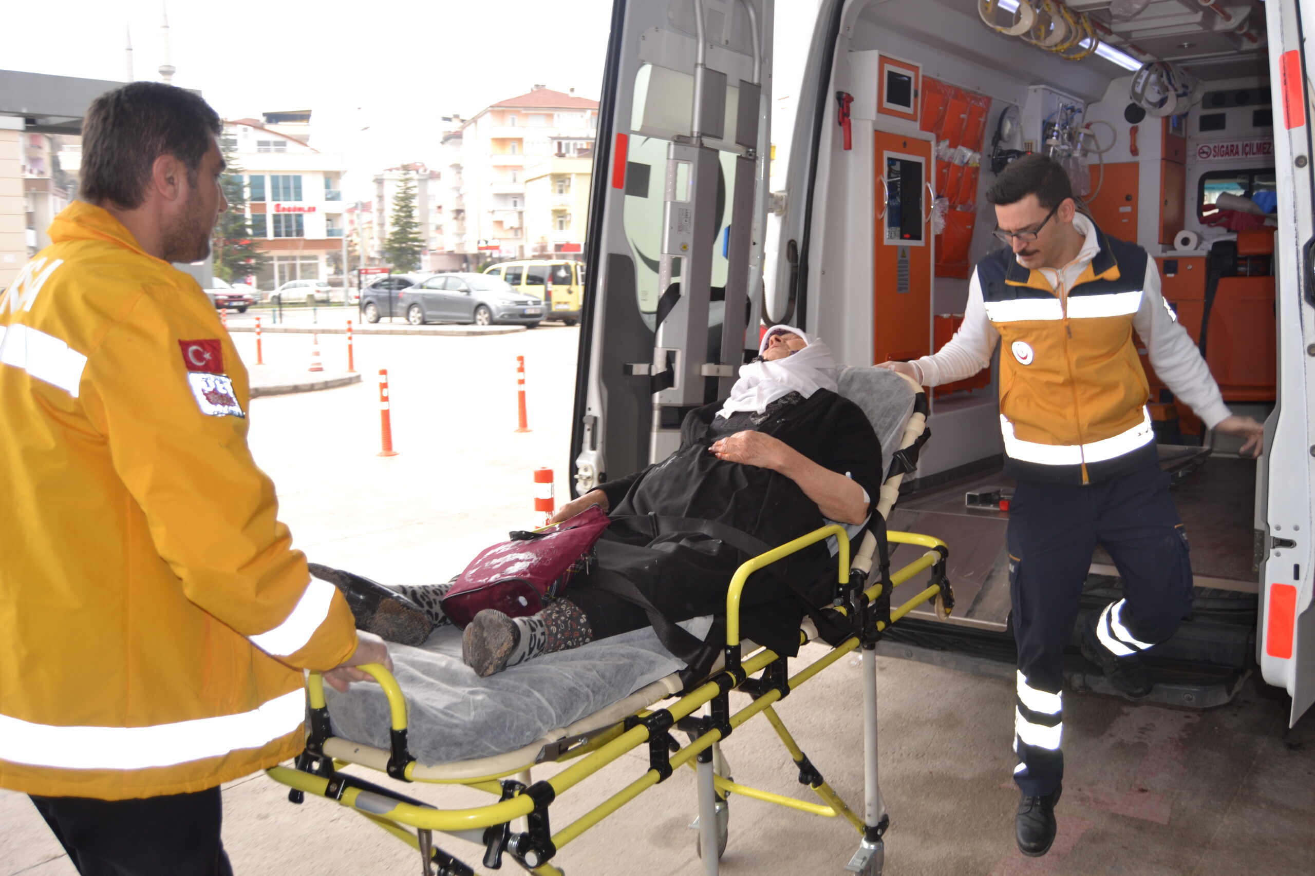 80 Yaşındaki kadın hastanelik oldu