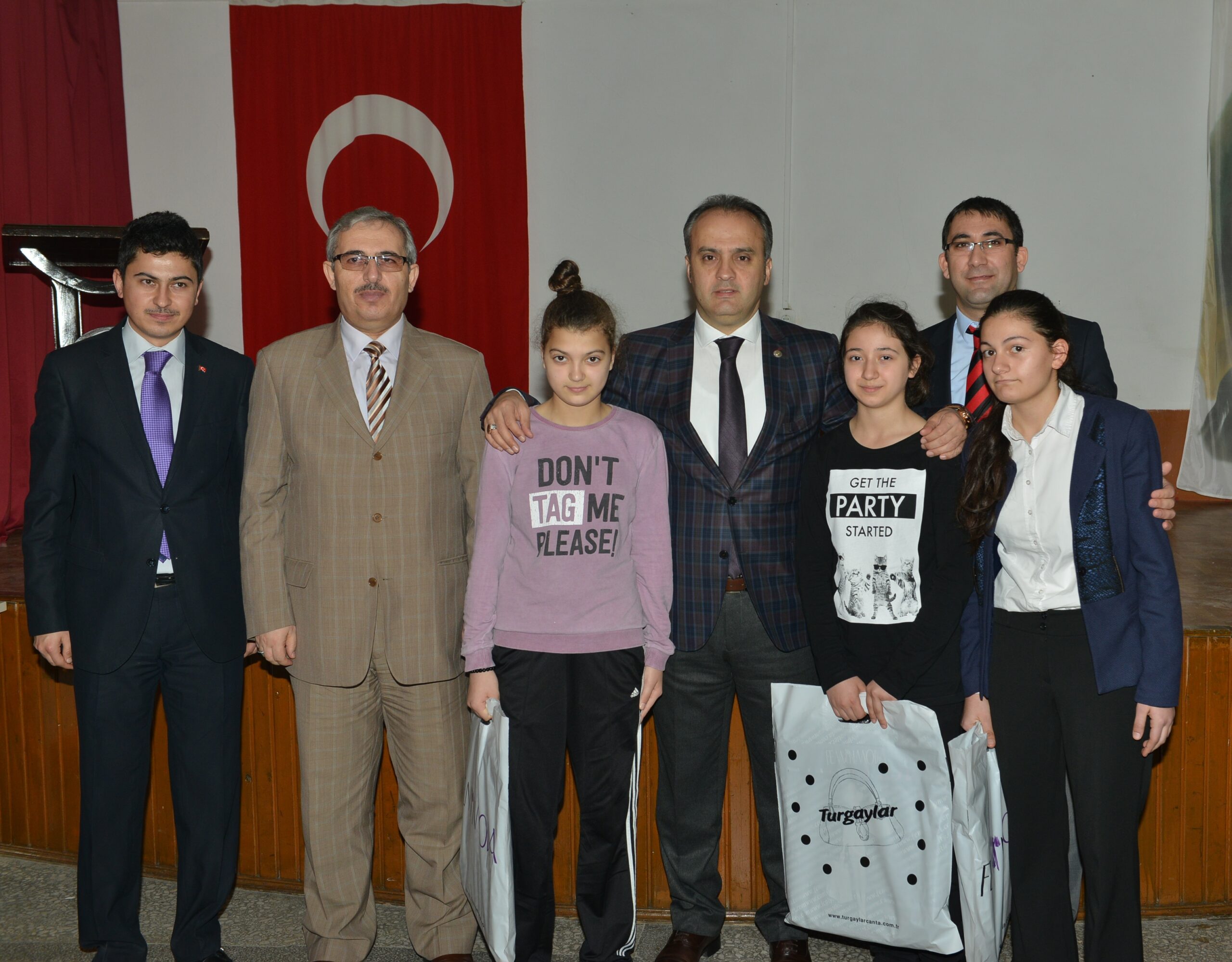 Başarılı öğrenciler ödüllendirildi