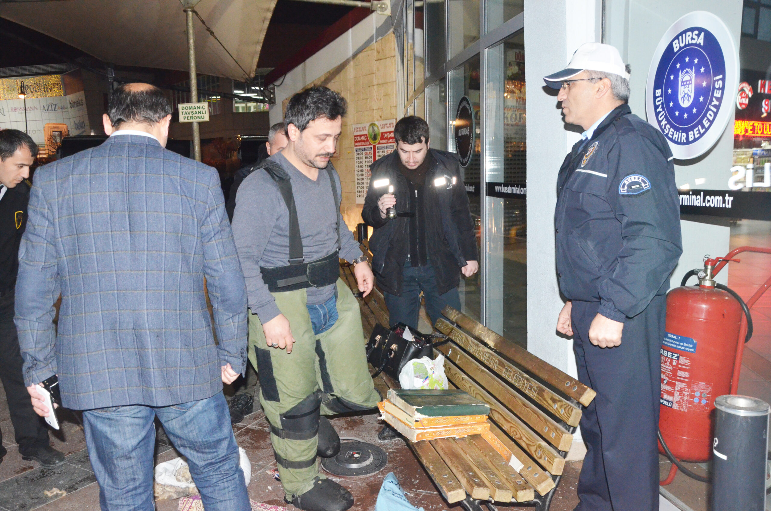 BOMBA DEĞİL  KUR’AN-I KERİM ÇIKTI