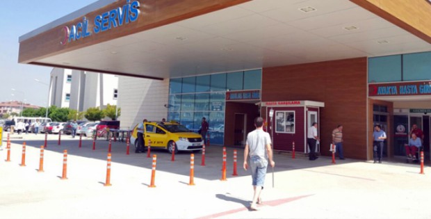 Çatıdan düşerek yaralandı