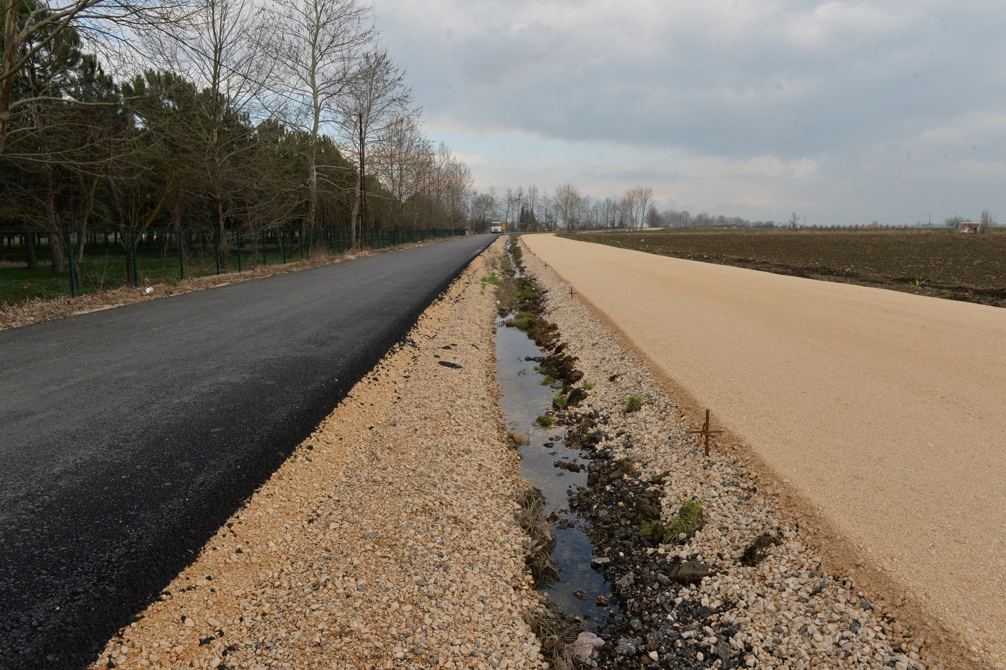 Bölünmüş yol tamamlanma aşamasında