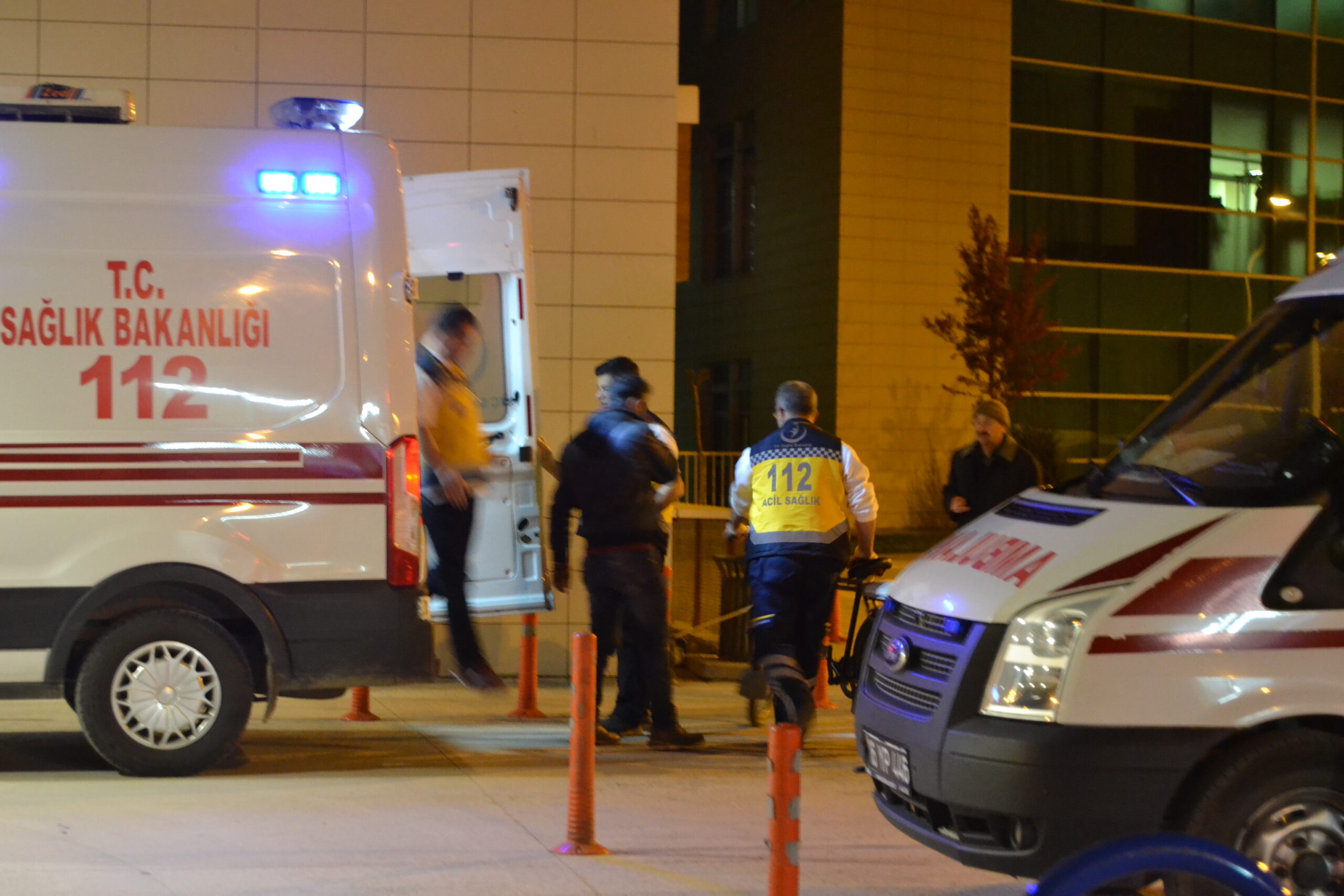 Ambulans hem yaralıyı hem de bisikletini getirdi