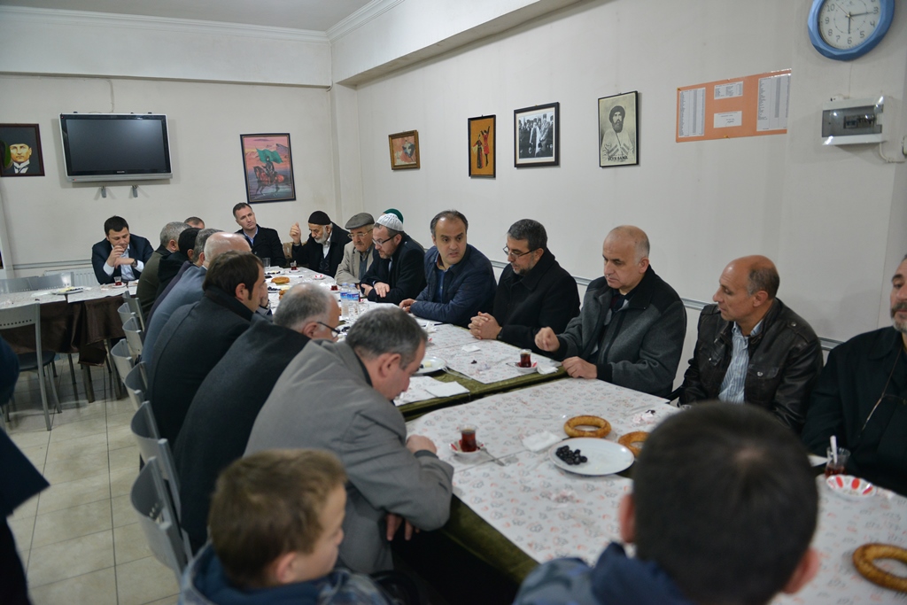 Çardak Camii’nde bereket sofrası