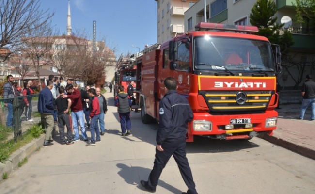 Öfkeli adam evini ateşe verdi