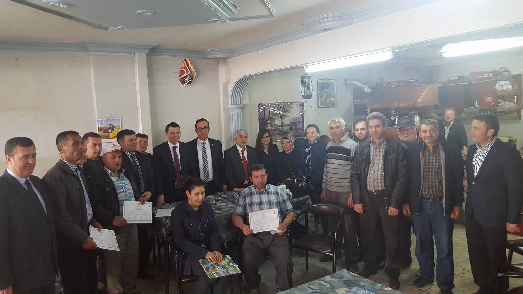 Çiftçi eğitimleri devam ediyor