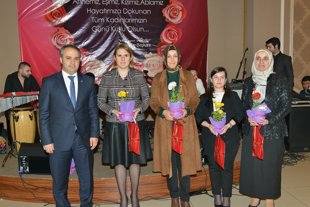 Aktaş’tan bayanlara jest