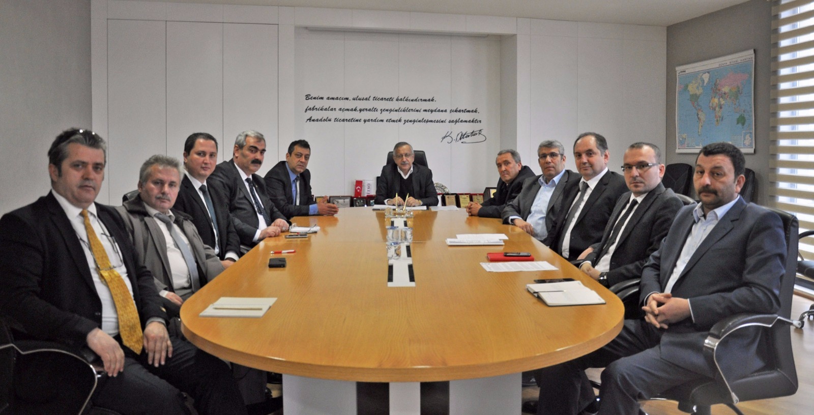 Mobilya eğitimli personelle büyür