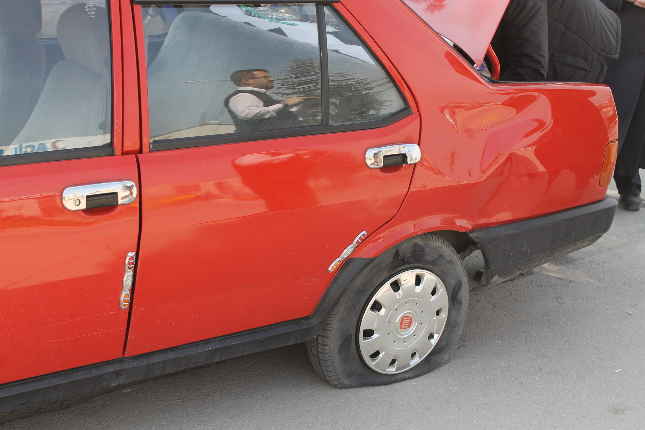 Hastane kavşağında kaza; 2 yaralı