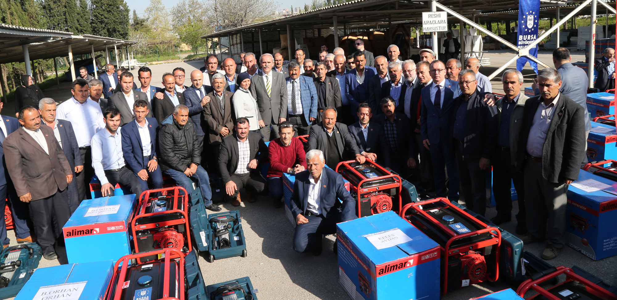 Büyükşehir’den muhtarlara ekipman desteği