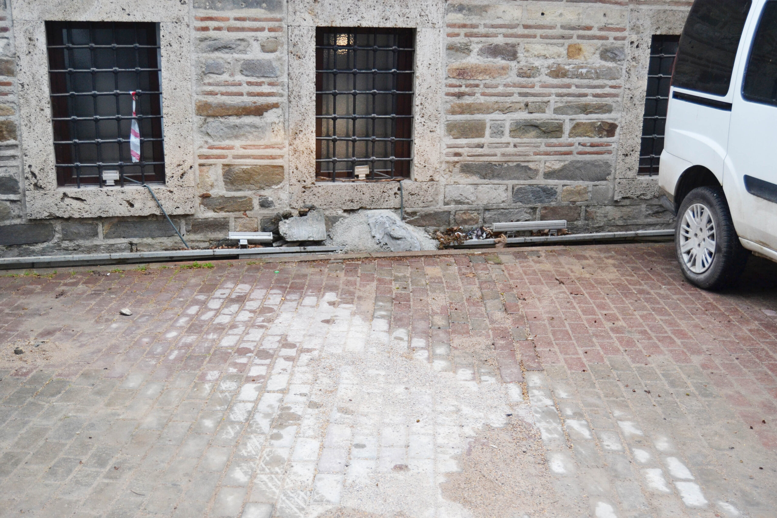 ECDAT YADİGÂRI MEDRESE  TUVALETE ÇEVRİLDİ!