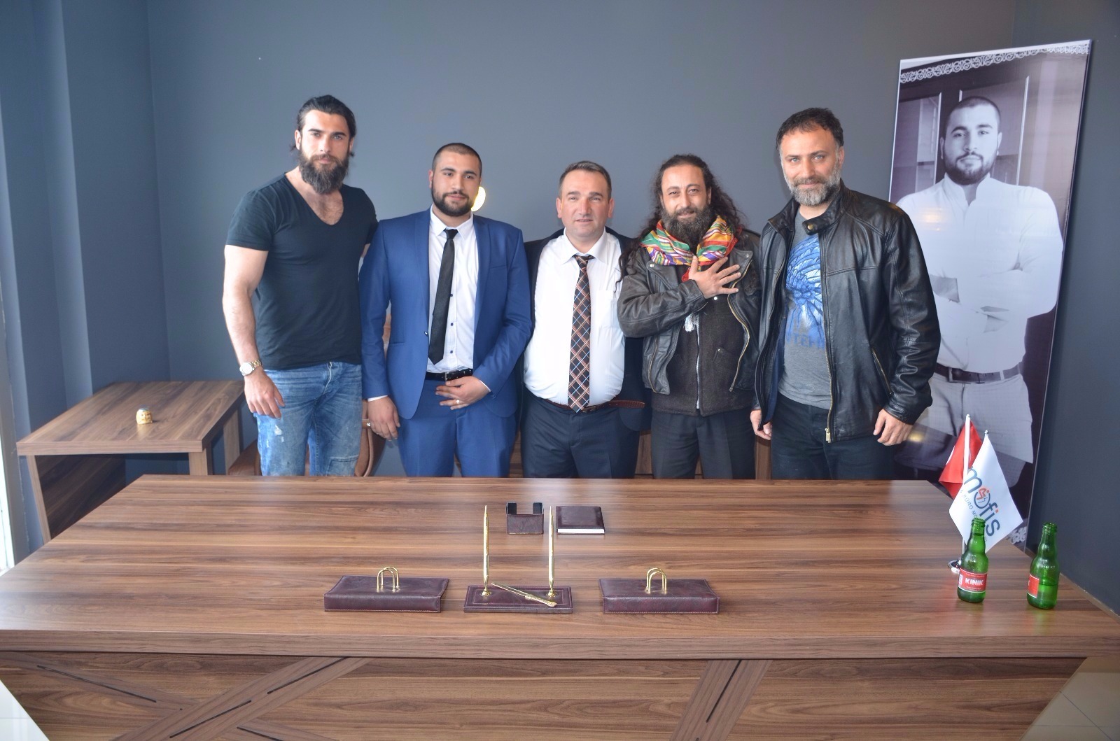 MOFİS YENİ SHOWROOM’UNU  Diriliş ekibi ile açtı