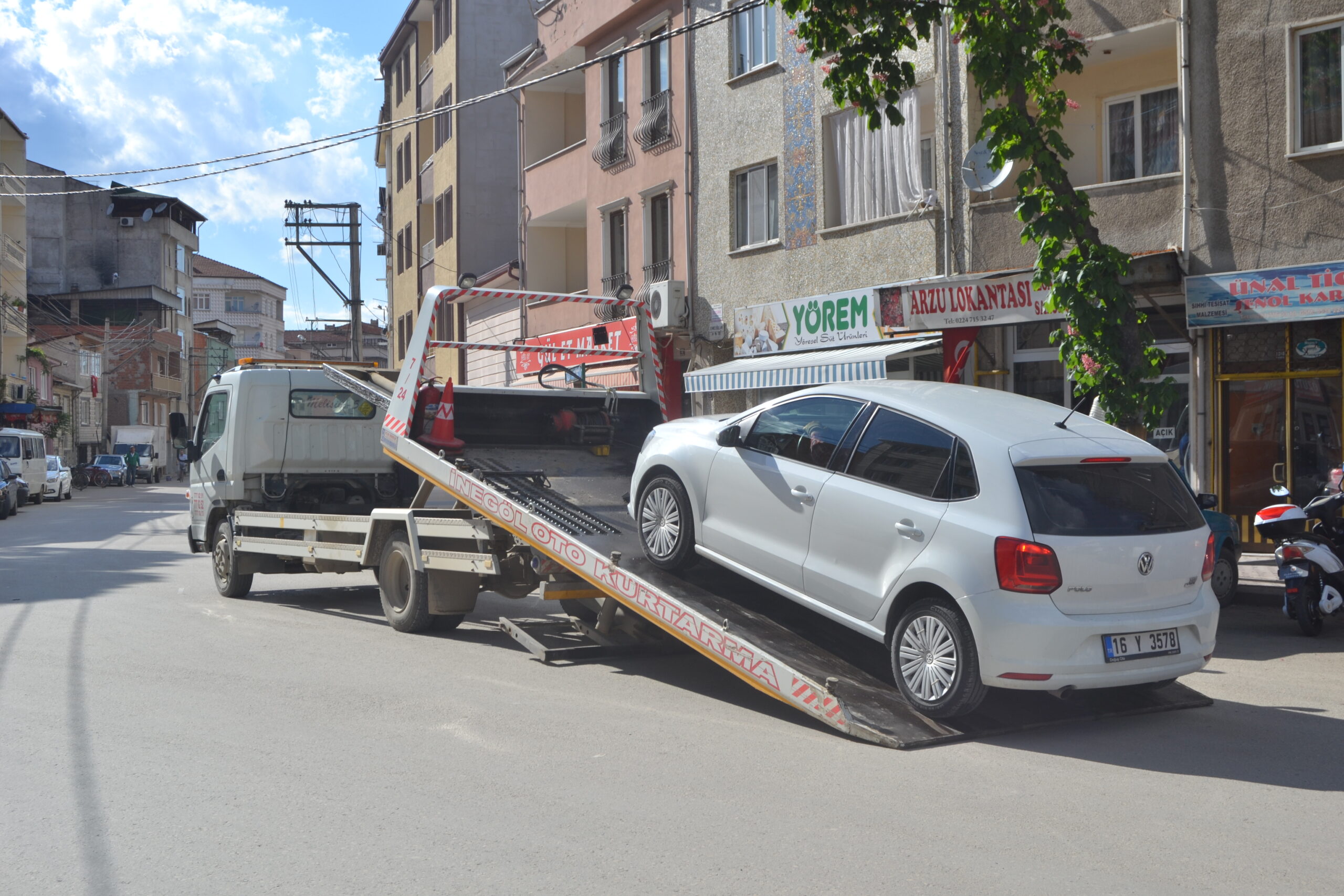 Araç içerisinde uyuşturucu madde bulundu