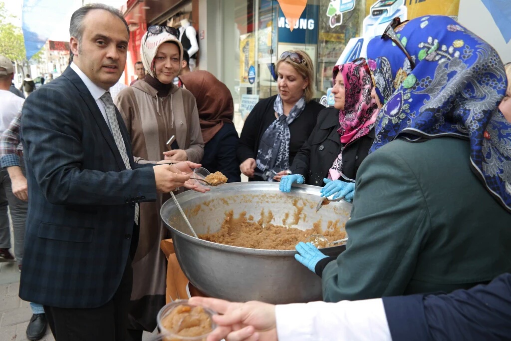 AK Parti’den kandil helvası