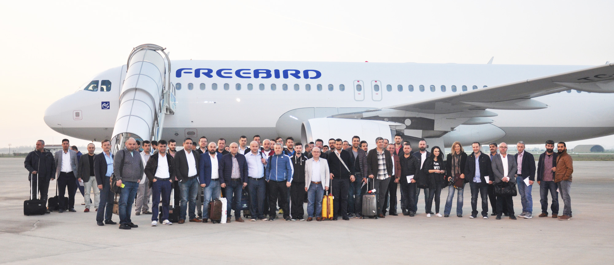 180 MOBİLYACI MİLANO’YA UÇTU