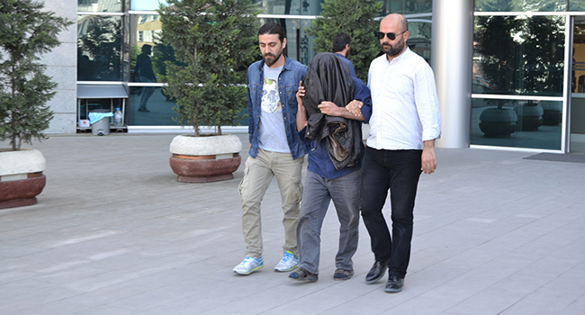 Zehir taciri suçüstü yakalandı