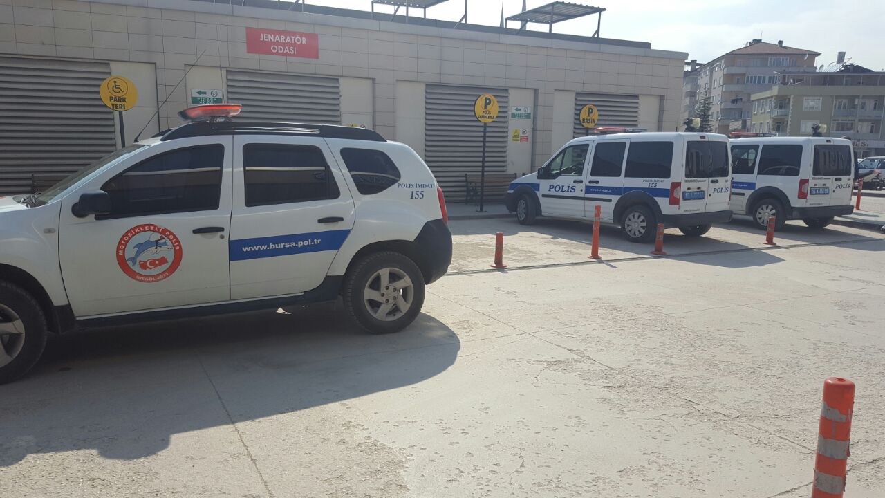 Emniyet ekiplerine saldırı