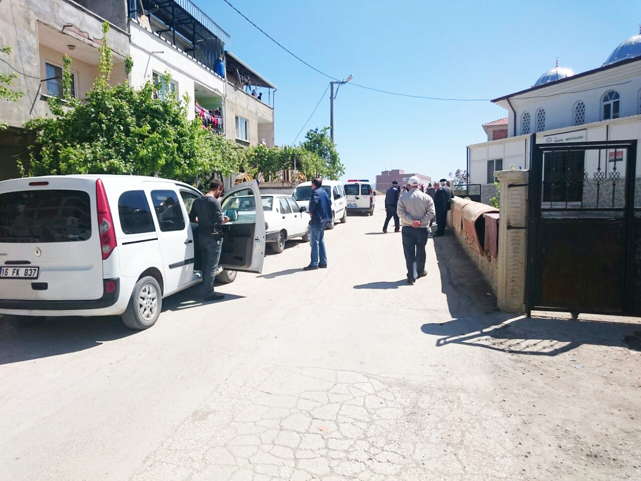 SABAH NAMAZI İÇİN CAMİYE GİTTİ BIÇAK DARBESİ İLE ÖLDÜRÜLDÜ