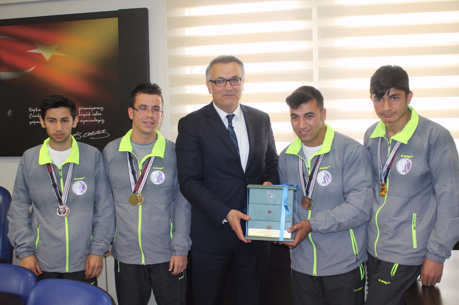 Başarılarını Kaymakam Akça ile paylaştılar