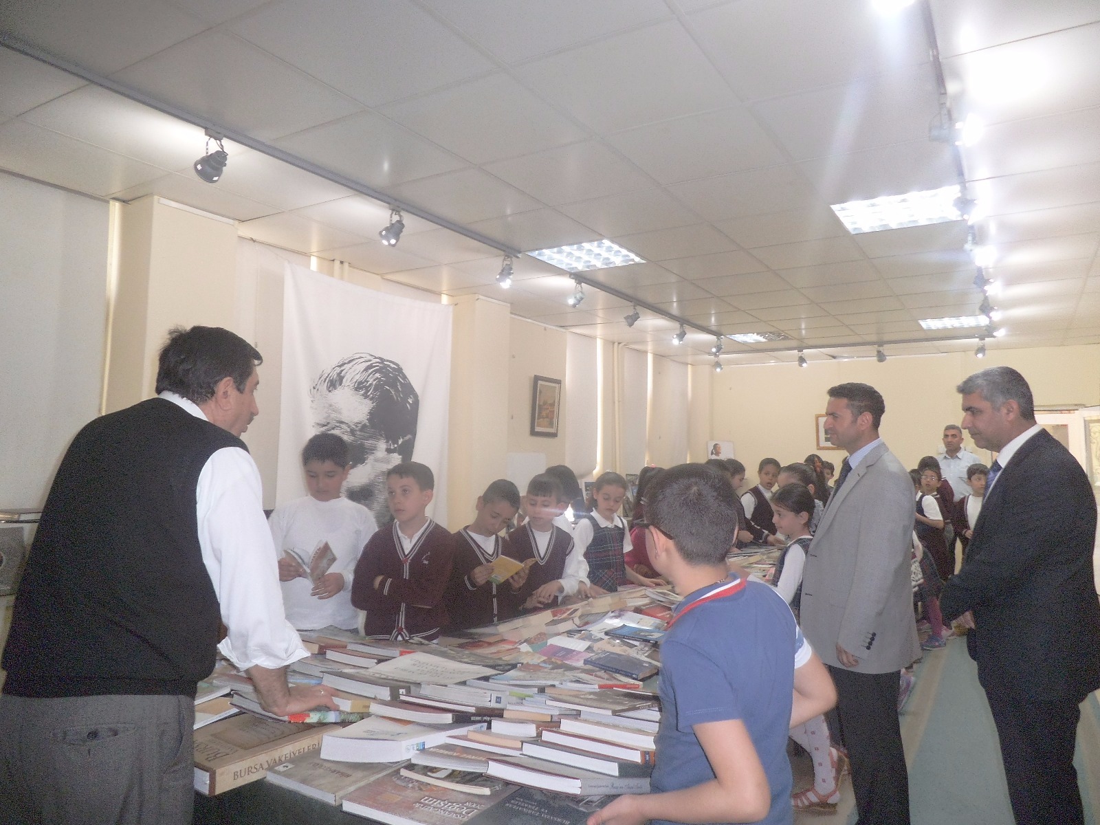 İTSO’lu öğrencilerden kütüphaneye ziyaret