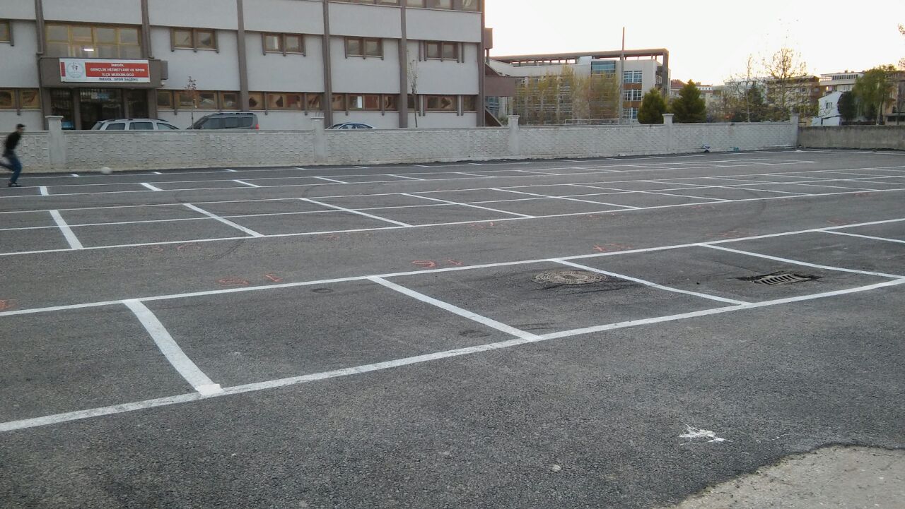 Esnaf yeni yerine taşındı