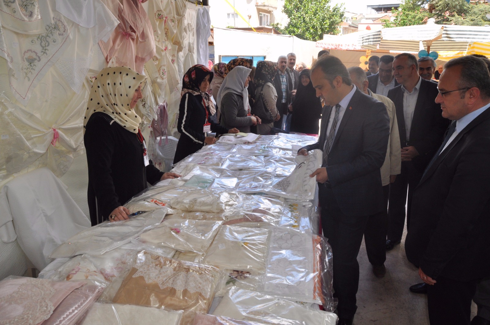 Öğrenciler yararına kermes