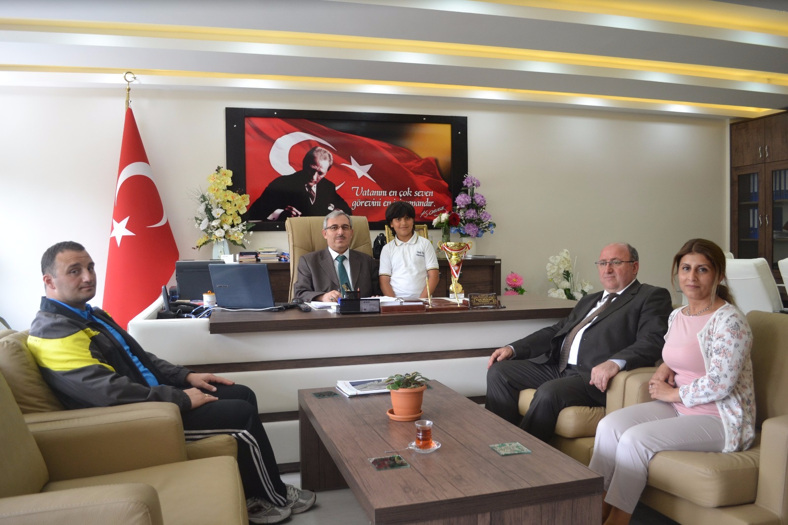 Minik tenisçiden Bilican’a ziyaret